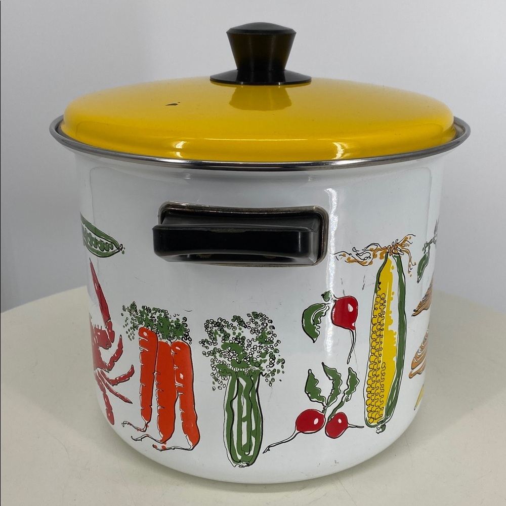 Vintage Enamel Stock Pot with Crab and Veggie Motif - Picture 2 of 13